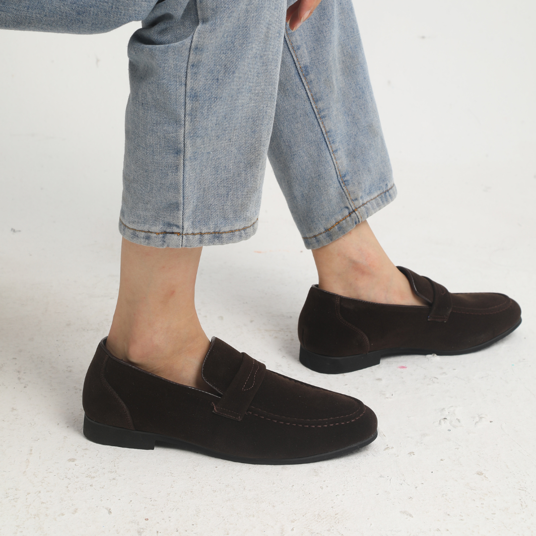 Laarhoven™ | Oud Geld Suede Strap Loafers