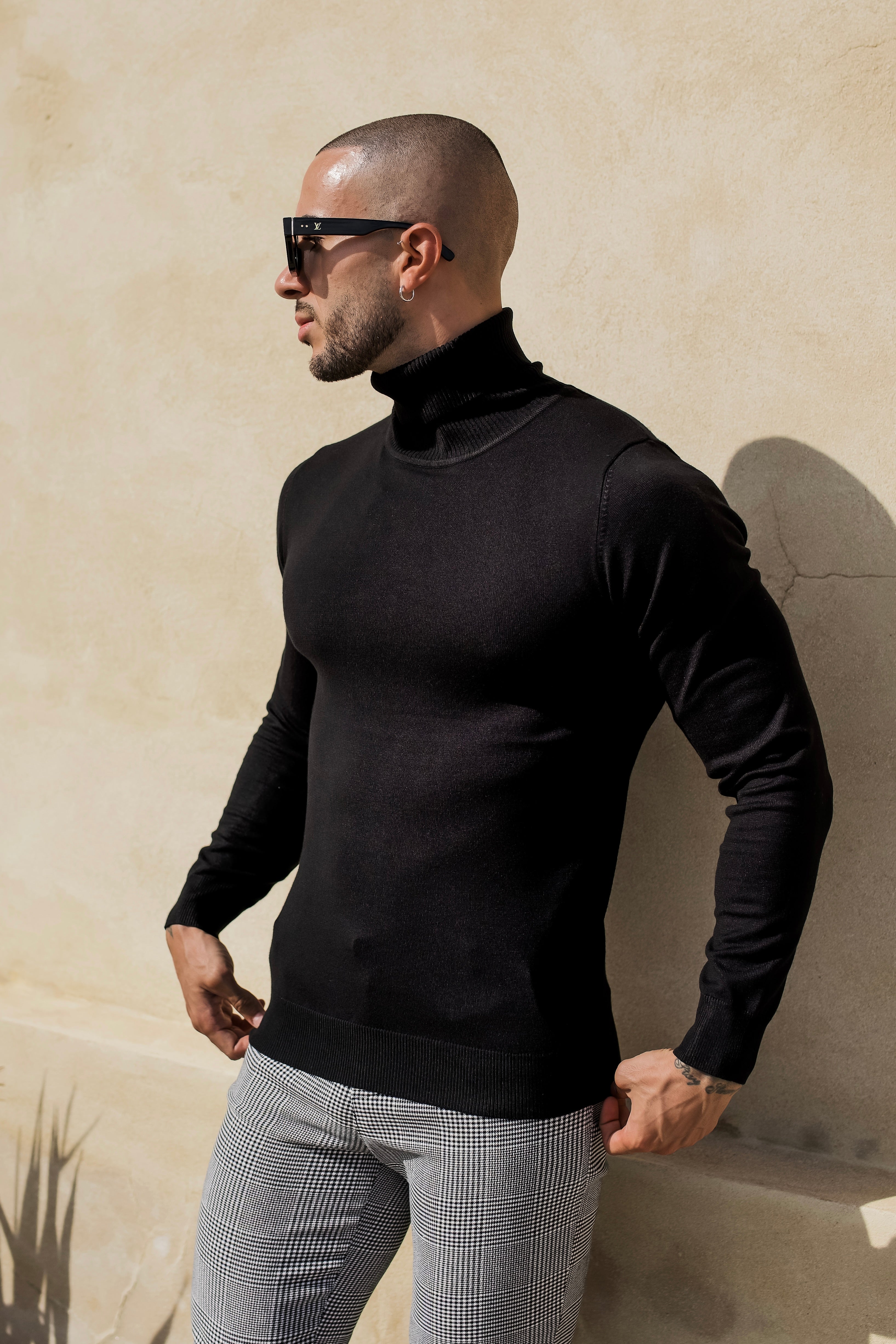 THE TURTLENECK KNIT - BLACK