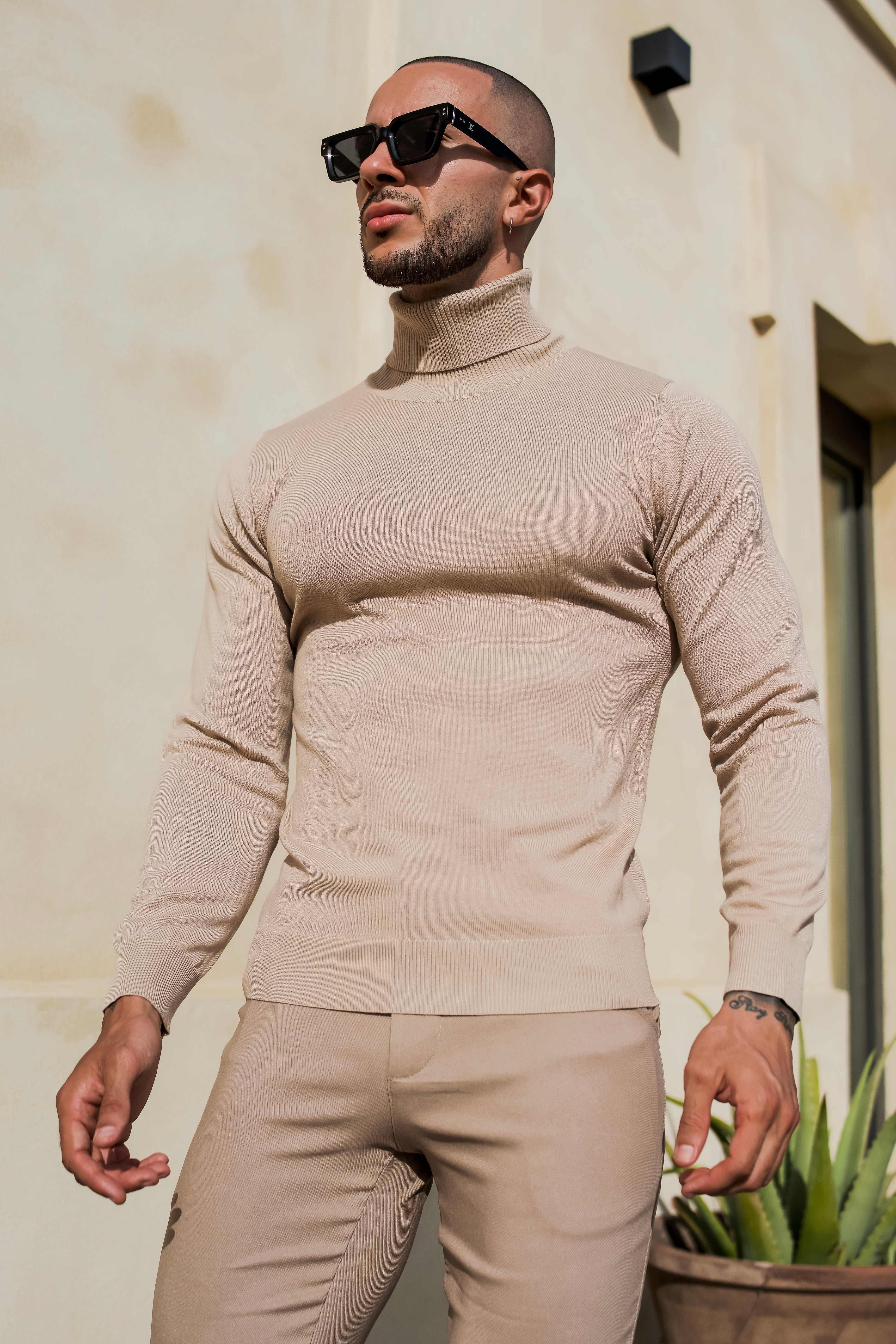 THE TURTLENECK KNIT - BEIGE