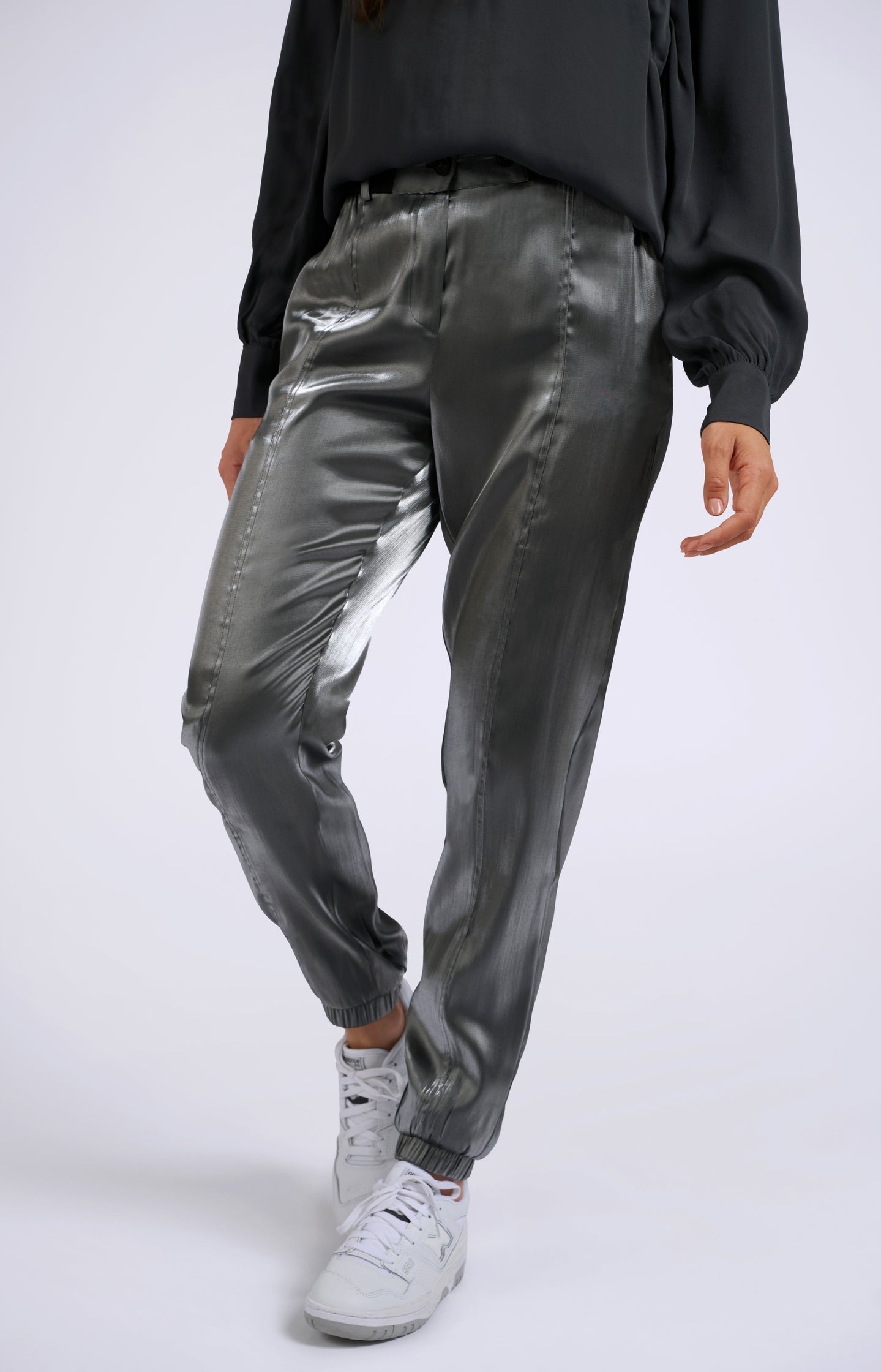 Valero London - Silver metallic pants with elastic belt and pockets