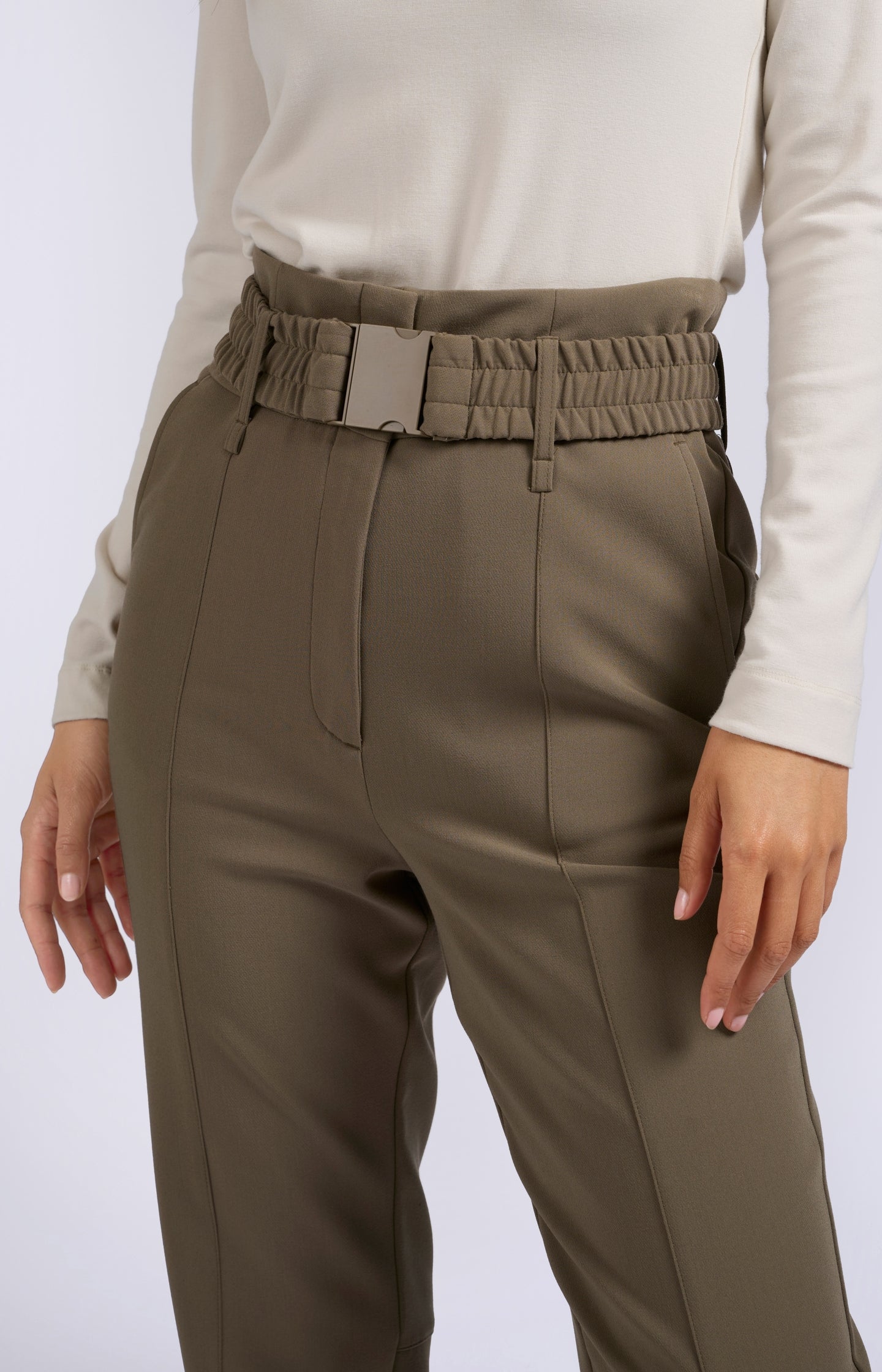 Valero London - Woven pants with high waist and straight legs