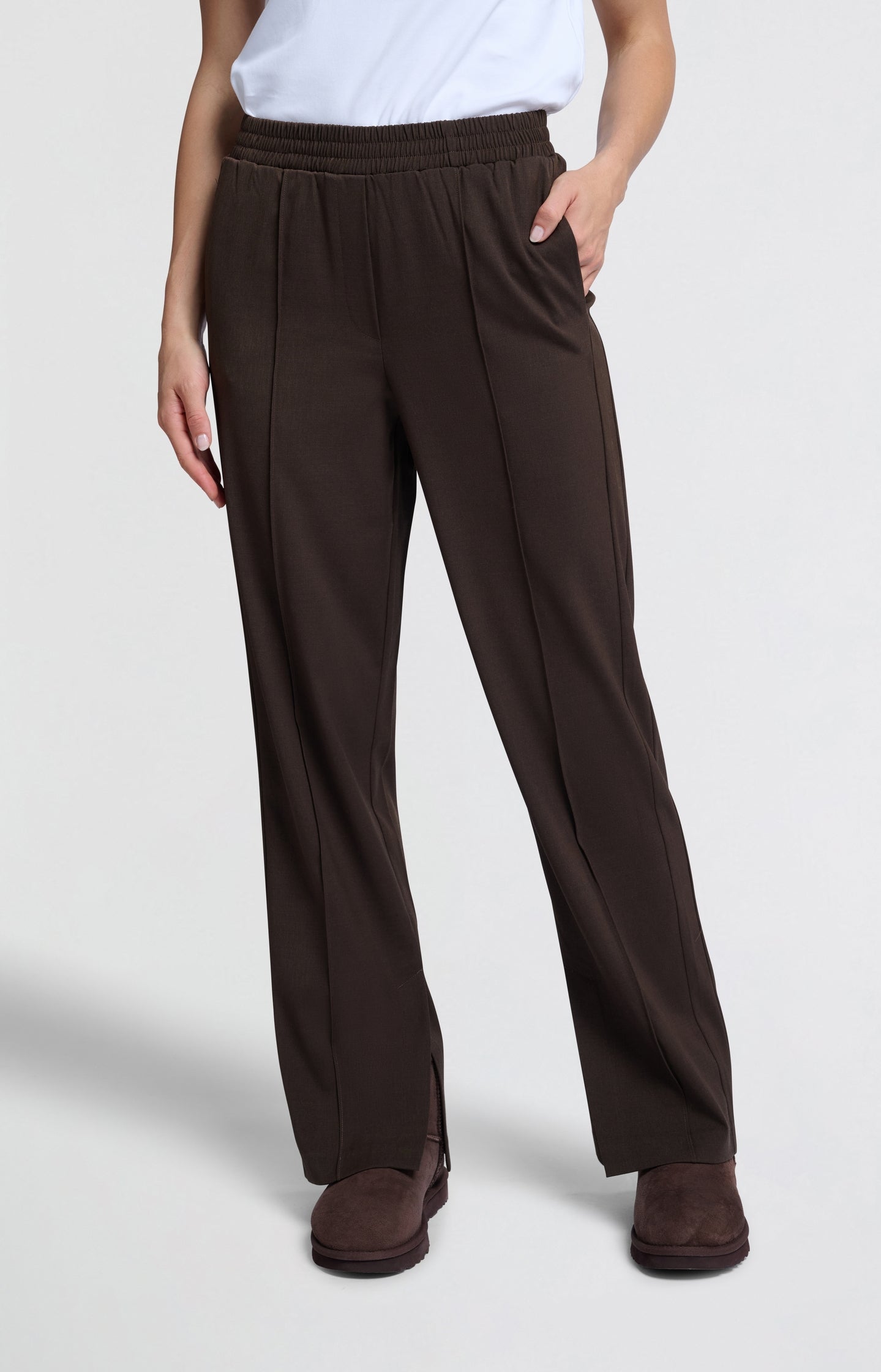 Valero London - Woven trousers with wide legs, side slit and waistband